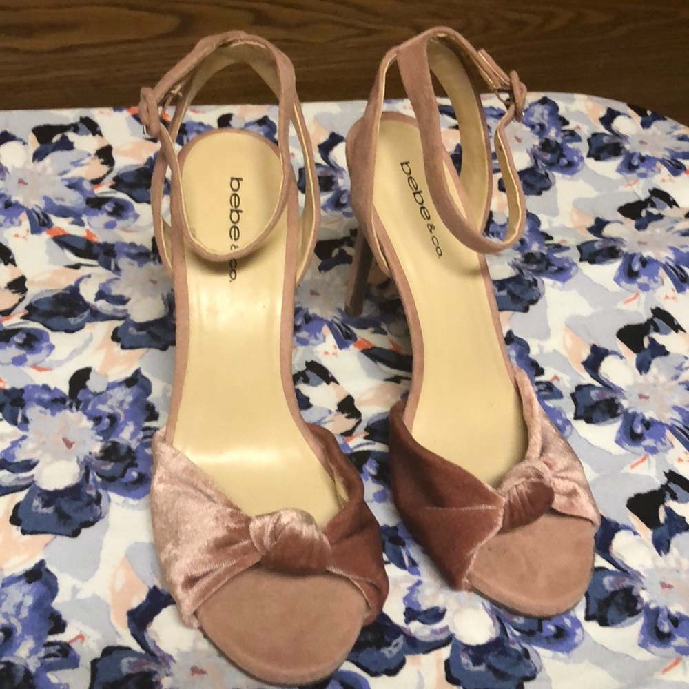 BEBE & CO ALESSANDRA BLUSH PINK HEELS